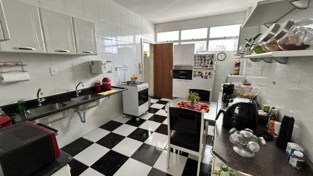 APARTAMENTO 4/4 TENDO 2 SUÍTE NA PITUBA