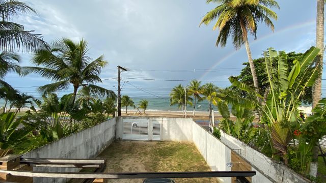 CASA RECÉM CONSTRUÍDA 4/4 TENDO 1 SUÍTE EM PONTA DE AREIA