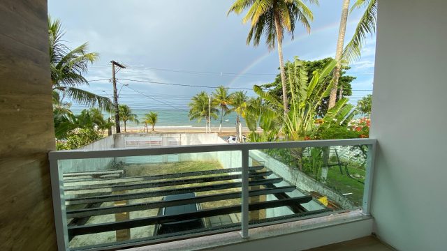 CASA RECÉM CONSTRUÍDA 4/4 TENDO 1 SUÍTE EM PONTA DE AREIA