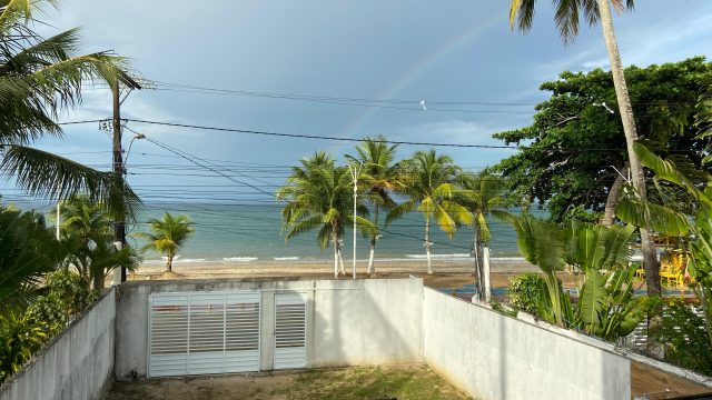 CASA RECÉM CONSTRUÍDA 4/4 TENDO 1 SUÍTE EM PONTA DE AREIA