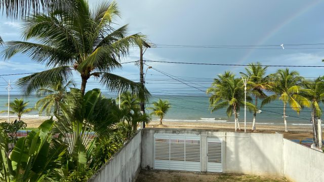 CASA RECÉM CONSTRUÍDA 4/4 TENDO 1 SUÍTE EM PONTA DE AREIA