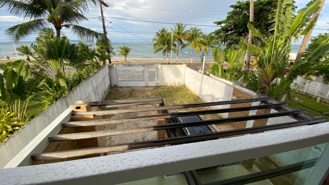 CASA RECÉM CONSTRUÍDA 4/4 TENDO 1 SUÍTE EM PONTA DE AREIA